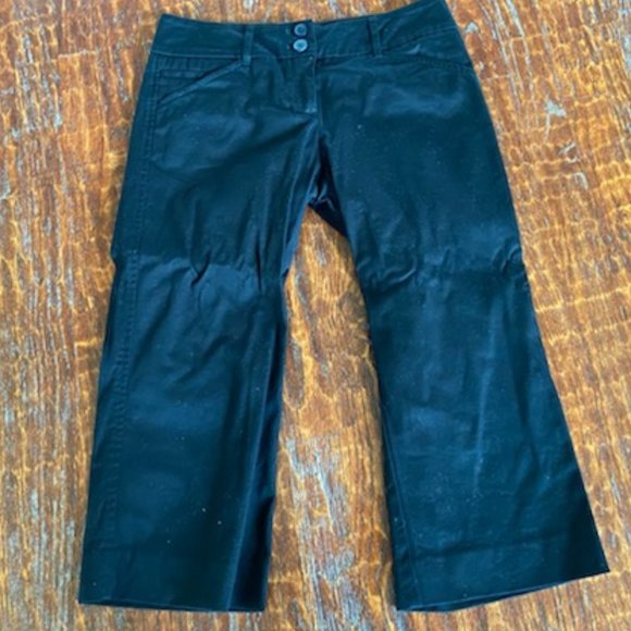 New * NEW YORK & COMPANY * BLACK Cropped CAPRI Stretch PANTS * Pockets * sz 2 - Picture 1 of 9